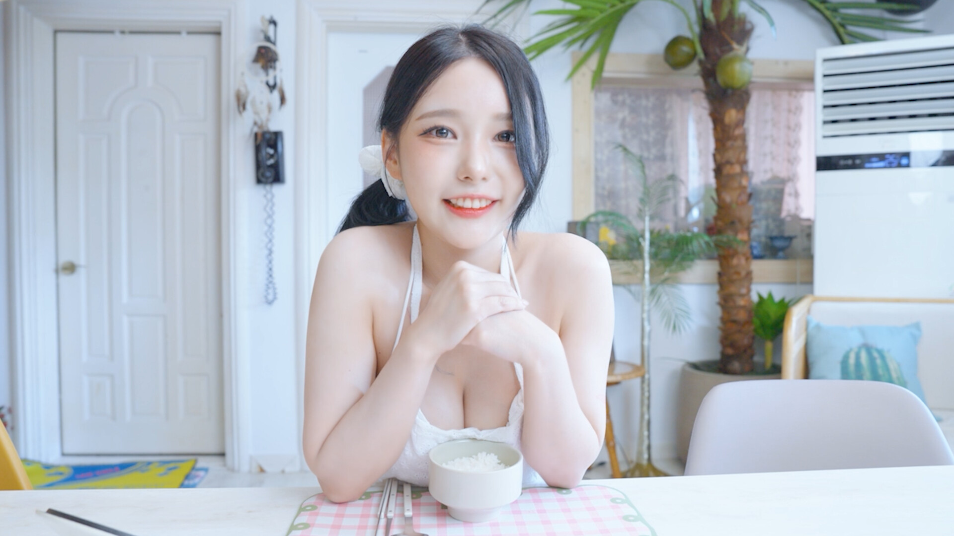 哦莫！美女们的闪婚修罗场/Too Hot to Be True